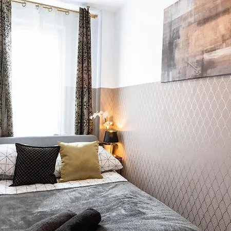 Clicktheflat Conrada Hostel Warsaw
