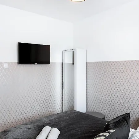 Clicktheflat Conrada * Varsovia