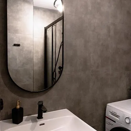 Clicktheflat Conrada * Warschau
