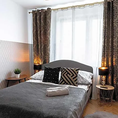 Clicktheflat Conrada Hostal *