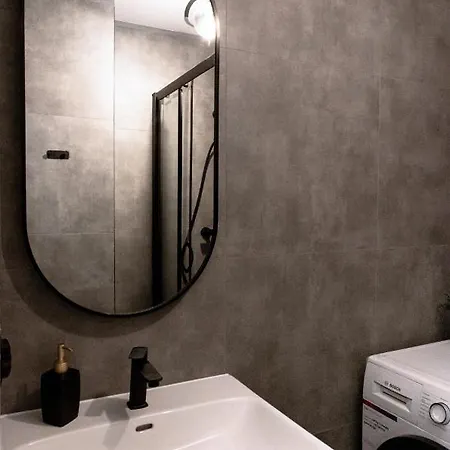 Clicktheflat Conrada * 华沙