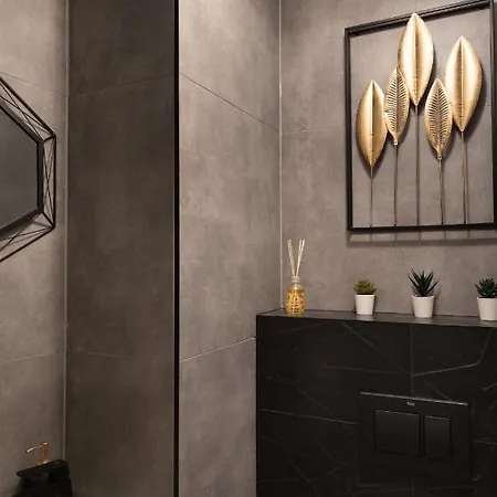 Clicktheflat Conrada Varšava