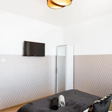 Hostel Clicktheflat Conrada *