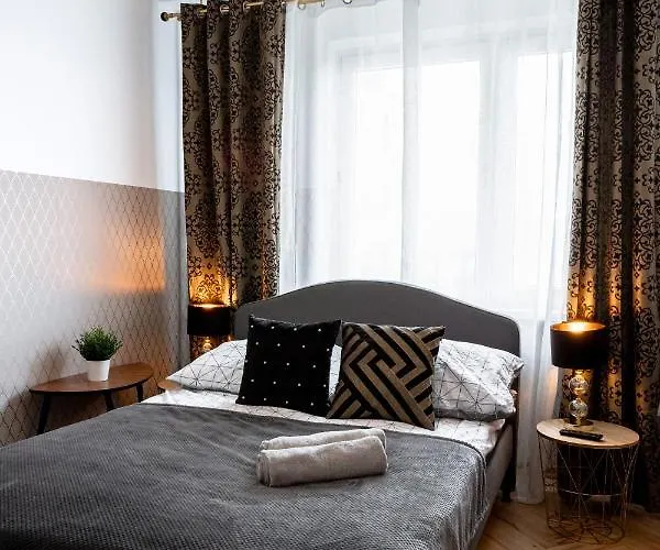 Clicktheflat Conrada